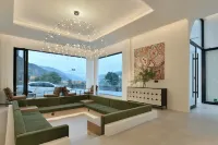 Hukou Waterfall Lvyie Homestay - parking