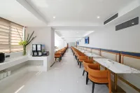 H慕楓飯店（許昌胖東來天使城萬達廣場店） - 早餐