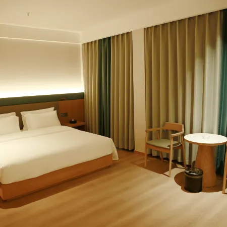 Tianmen Junjia Hotel Limited Company Donghu Branch