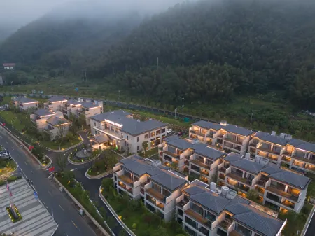 Madison Hotel Ji'an County Wugongshan Madison Hot Spring Отели рядом с достопримечательностью «Yang Shi Mu»