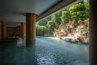 QIXIASHAN SPRING GARDEN HOTEL