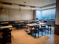 HanTing Hotel (Tongliao Naiman Banner Railway Station Zhenxing Avenue)