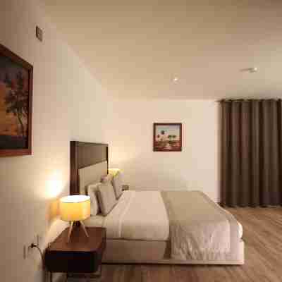 Riviera Royal Hotel Rooms