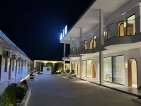 cloud hotel
