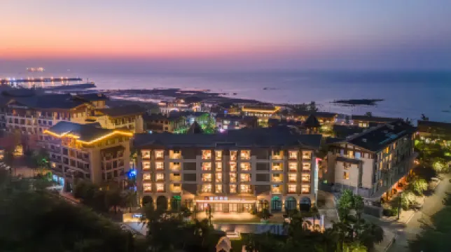 Radisson RED Beihai Weizhou Island Hotel a 