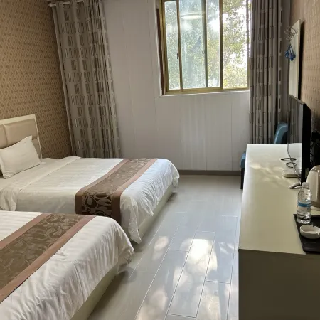 Baoyingzhouhao Business Hotel