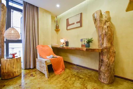 Shexia Xiaozhu Homestay (Zunyi Poly Future City Branch) Отели рядом с достопримечательностью «Zunyi Ocean World»