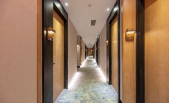 Super8 Yue Hotel (Beijing West Railway Station Military Museum Branch)