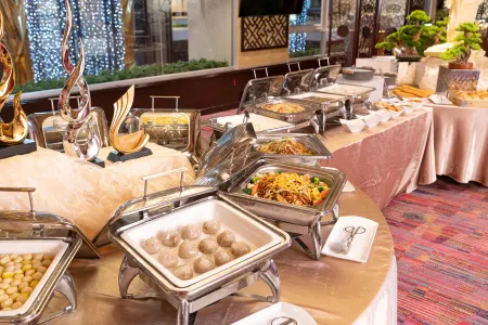 Regal Riverside Hotel Отели рядом с достопримечательностью «Гонконгский университет науки и технологии»