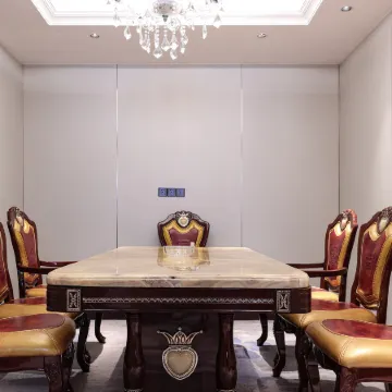 Grand Honor Hotel