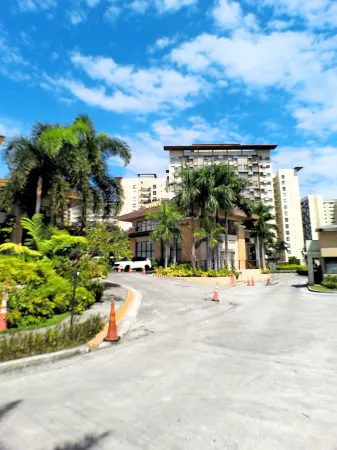 Infinity Staycation Отели рядом с достопримечательностью «Мондрийская резиденция Condominium Corporation»