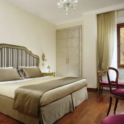 Hotel Forum Hotels near Regia