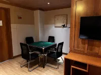 Linquan Shuwu Hotel