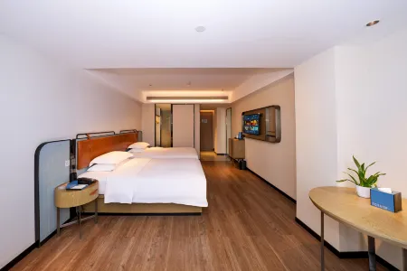 Echarm Hotel (Wuhan Hankou Railway Station Fanhai CBD)