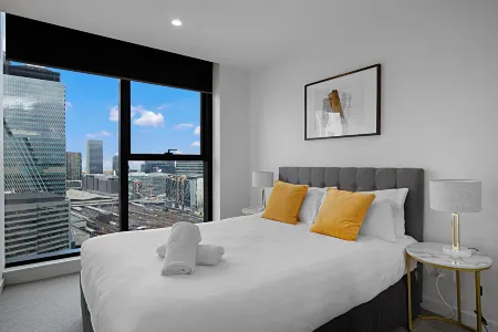 Lumina Suites