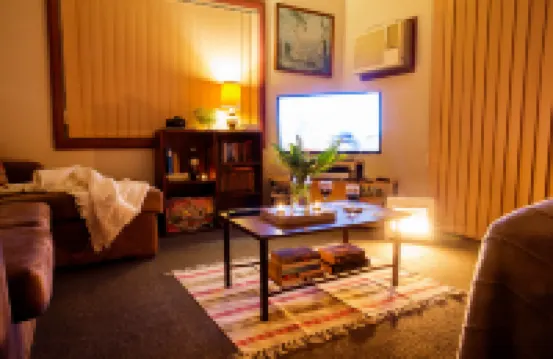 Nature Lovers: Snowy Cottage Escape! Book Direct