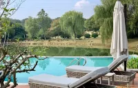 Nanjing Bojin Blossom Hill · Pipa Mountain Lodge (Sun Yat-sen's Mausoleum) - Rooftop Pools