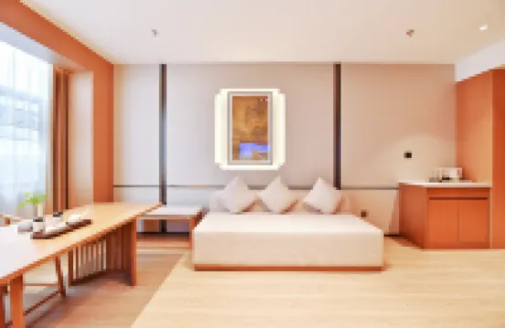 東城飯店（黃果樹大街西秀區高級中學店）