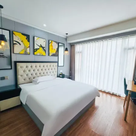 Lianfa Hotel (Zhongjiang Renmin West Road Huang Jiguang Memorial Hall)
