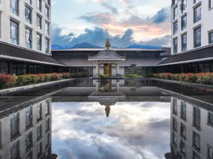 LinZhi Joy Crown Resort hotel