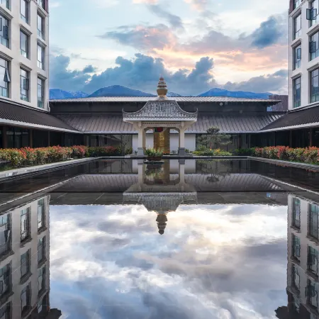 LinZhi Joy Crown Resort hotel
