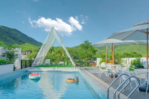 麦甜Starisle法式・水簾温湯デザイナーズ民宿（浪漫山川風景区） - カップル
