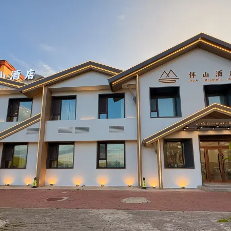 The Root River And the Mountain Hotel