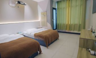 Qianxi autumn and winter no rain guest house