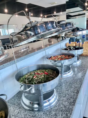 AnyLodge Waterfront Marina Island Pangkor Отели рядом с достопримечательностью «Batu Bersurat ( Pulau Pangkor, Perak )»