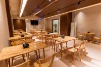 Bama Manfeng Four Seasons Hotel