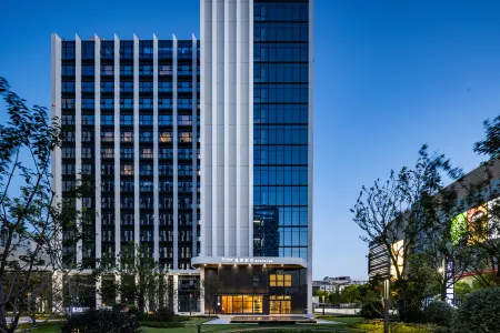 UrCove by Hyatt Nanjing South Railway Station BaiJia Lake Отели рядом с достопримечательностью «Baijiahu Garden Citizen's Square»