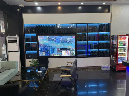 Heiyun E-Sports Hotel (Taishan Commercial City Pedestrian Street) Отели рядом с достопримечательностью «Taishan Historical and Cultural District»