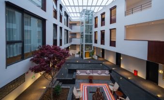 Shangri-La Yunjian Songyue B&B