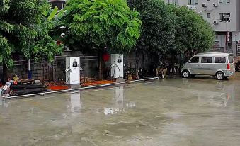 Liucheng Luchuan Hotel