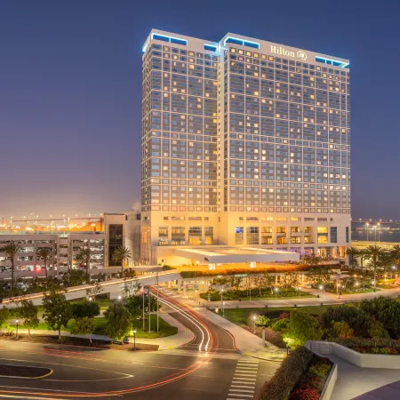 Hilton San Diego Bayfront Отели рядом с достопримечательностью «Стадион «Петко-Парк»»
