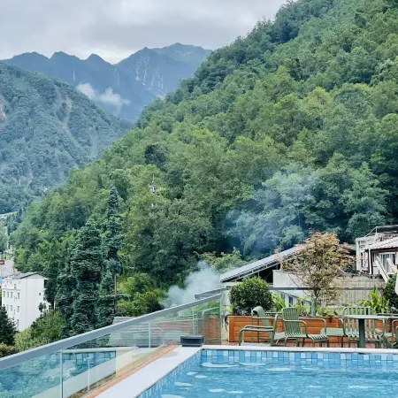 Hailuogou Yunman Warm Resort Hotel