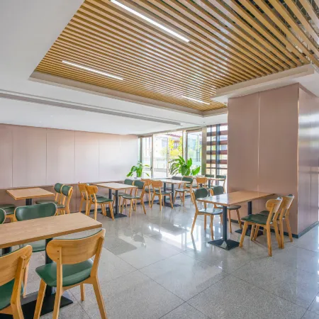 Kaiman International Hotel (Bijie High-speed Railway Station)