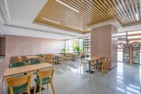 Kaiman International Hotel (Bijie High-speed Railway Station)