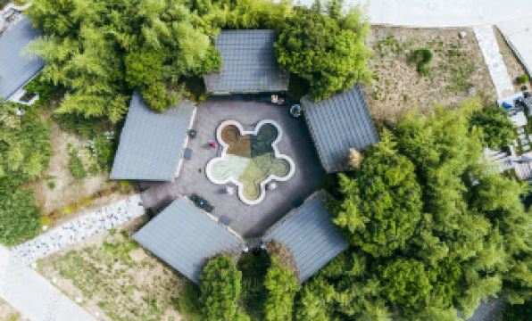 Scenery Retreats (Qinling Mount Taibai Hot Spring Retreat)