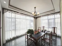 Qiyun Yaju Hotel (Xingyi Jushan Square Dream City Mall)