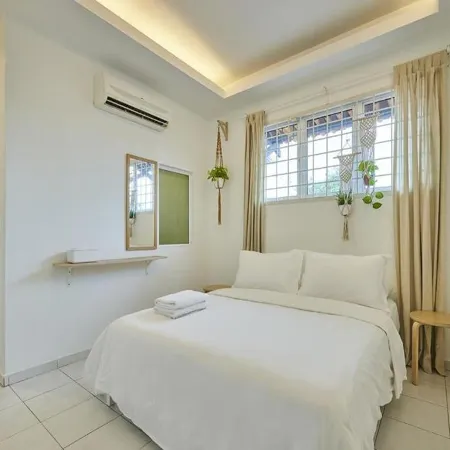 Sleepy Nomad Hostel