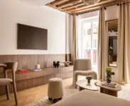 chic A C central apt - 2bdr 6p - faubourg s denis Hotel a Parigi