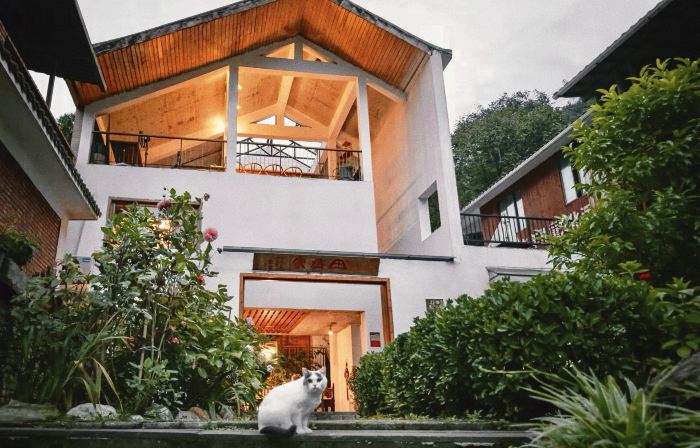 Baoxingtian Sister Inn