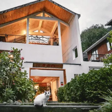 Baoxingtian Sister Inn