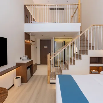 Quxiang Yazhu Chufeng Courtyard Homestay (Jiuge Alley)