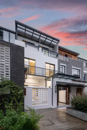 Feihong Homestay Отели рядом с достопримечательностью «Minsu Fengqing Street»