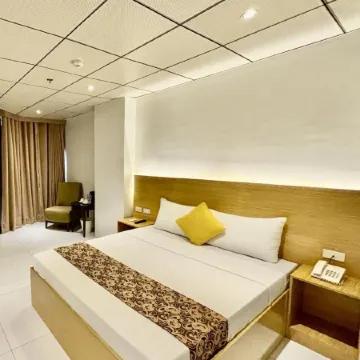 LuxeLite Suites Pasay
