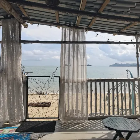 Bluewave Sea Out Seaview Homestay Отели рядом с достопримечательностью «Культурно-ремесленный комплекс»