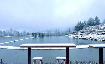 Trip.com Group Country Retreats (Zhang Jiajie Manson Joint Resort)