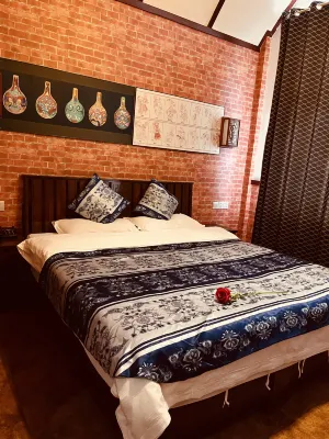 Shenzhou Qipan Hotel (Luohe Heshangjie Ancient Town)